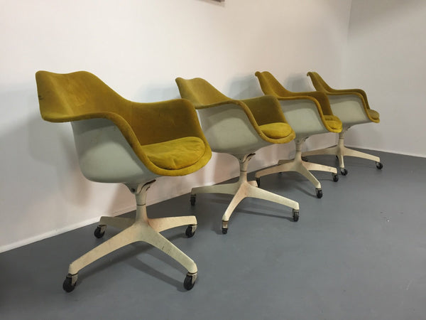 Set of 4, Eero Saarinen for Knoll swivel arm chairs